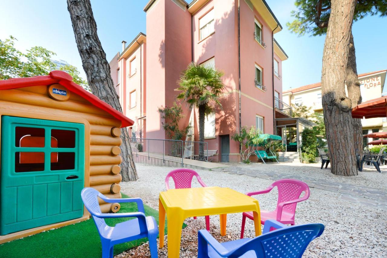 تْشيزيناتيكو Hotel Flora Capri المظهر الخارجي الصورة