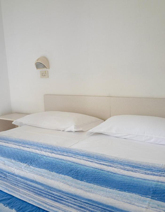 تْشيزيناتيكو Hotel Flora Capri الغرفة الصورة